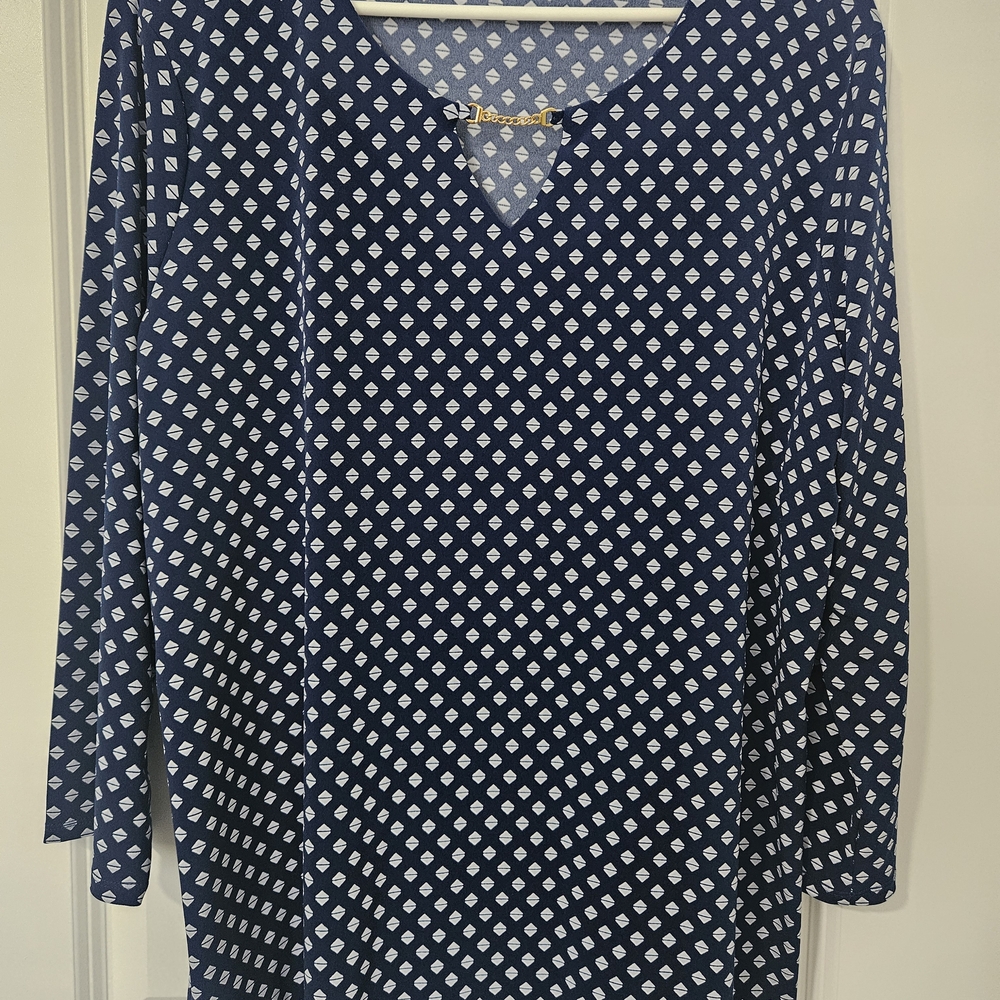Liz Claiborne Blue and White Geometric Blouse